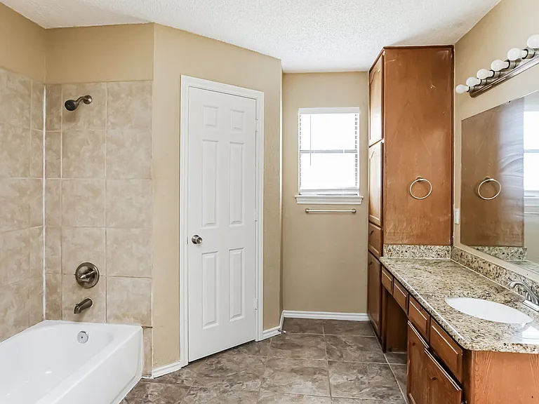 2206 Brim Ct — Photo 12