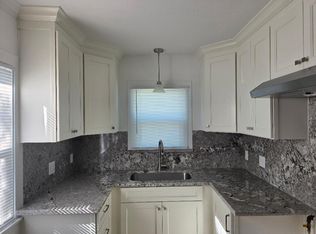 303 W Chestnut St #E, Lodi, CA