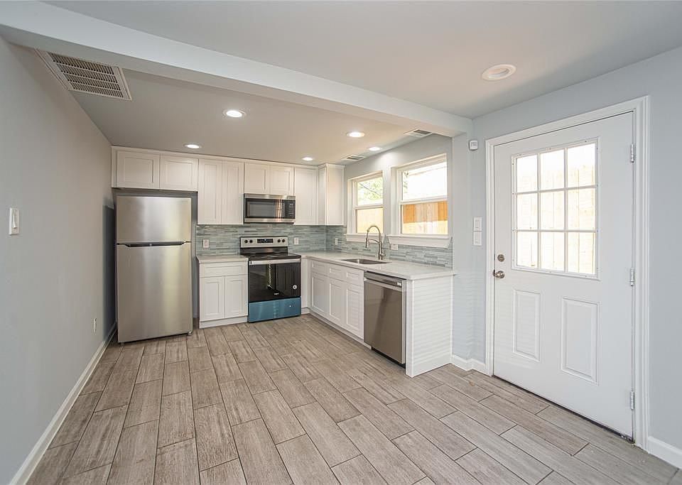 1st image of 13521 Peoria St #1