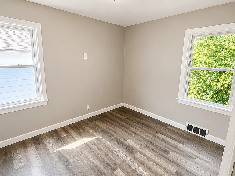 453 Plaza Ave — Photo 8