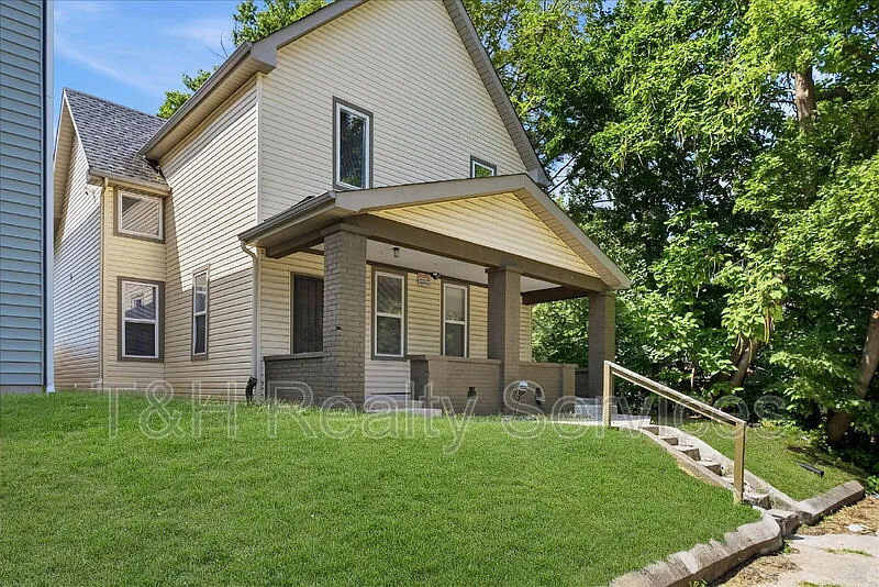 2 bed, 1.5 bath, 1001 sqft, $1,125 — Photo 2