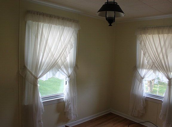 3rd image of 112 Glenn Ave