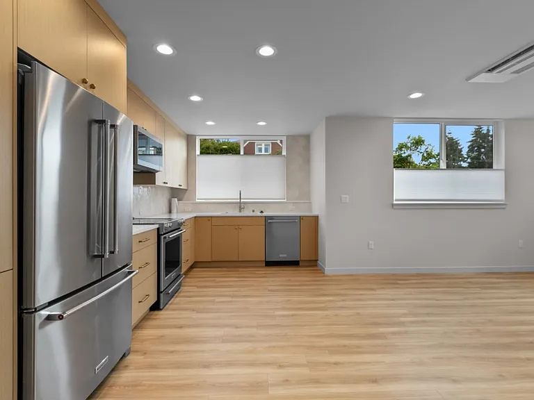 2509 N 42nd St — Photo 8