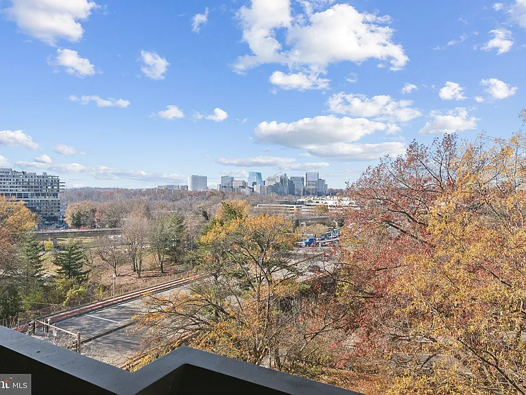 1001 26th St NW #706 — Photo 3