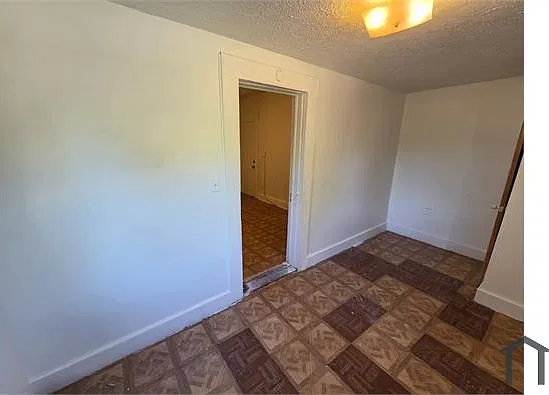 3 bed, 757 sqft, $1,350 — Photo 2
