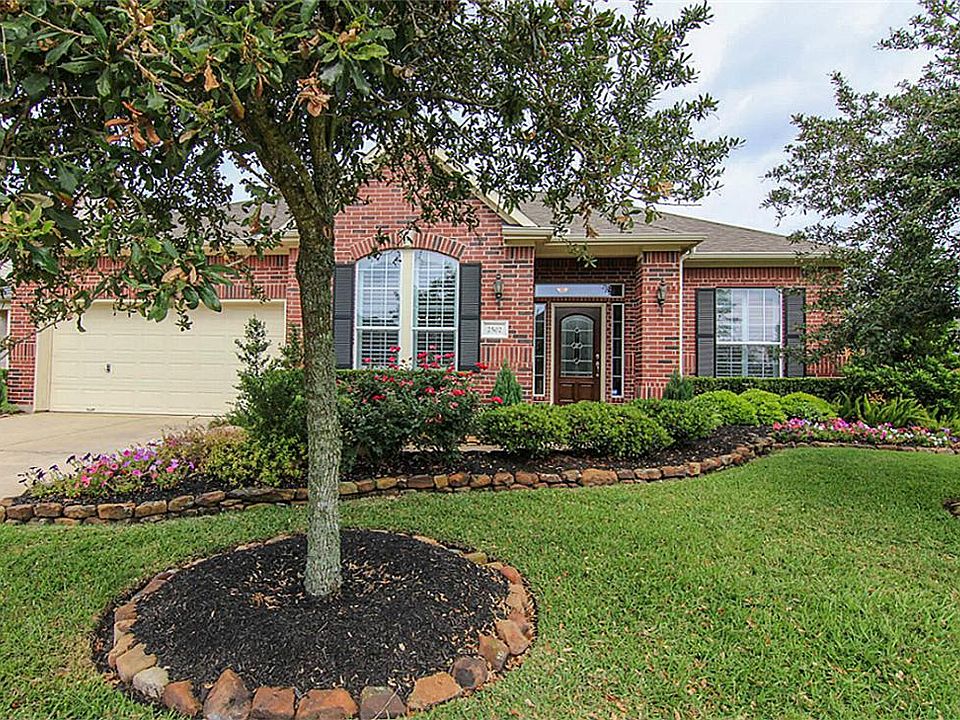 Welcome home! This 4 bedroom, 3 bath Newmark home features an attached garage, formal dining room an