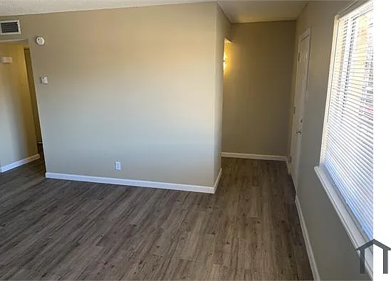 9400 Montrose Ct — Photo 6
