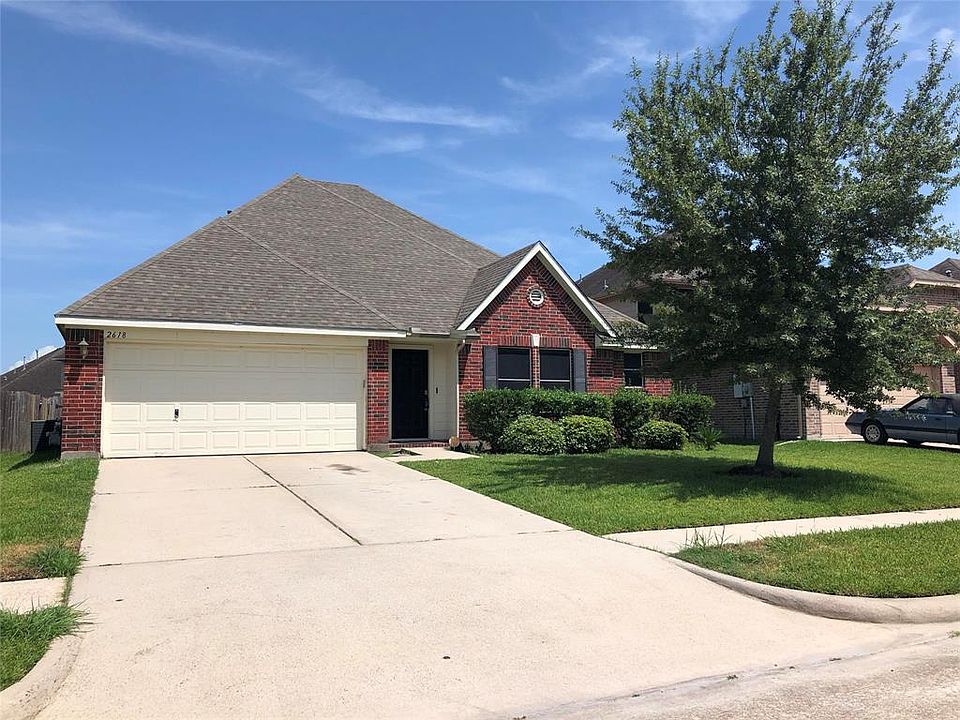 1st image of 2618 Crestwood Dr