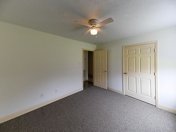 5th image of 5050 Hawthorn Dr