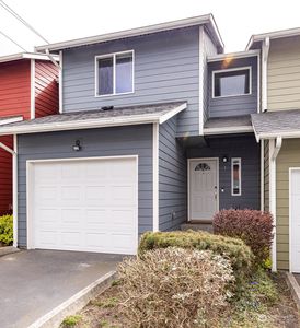 563 NE Kettle Street #B2, Oak Harbor, WA, 98277