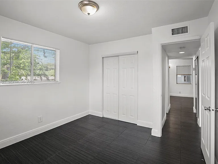 37 SW 14th St #10 — Photo 12
