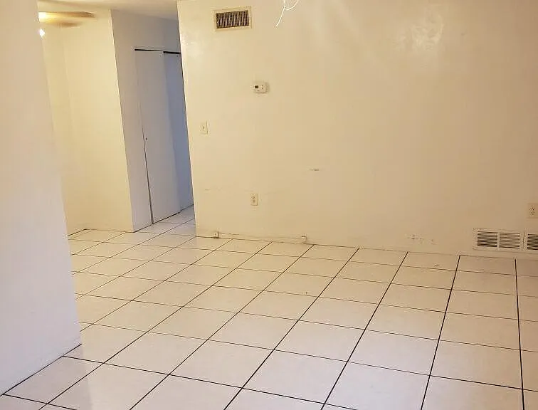 116 S Coates St #3 — Photo 3