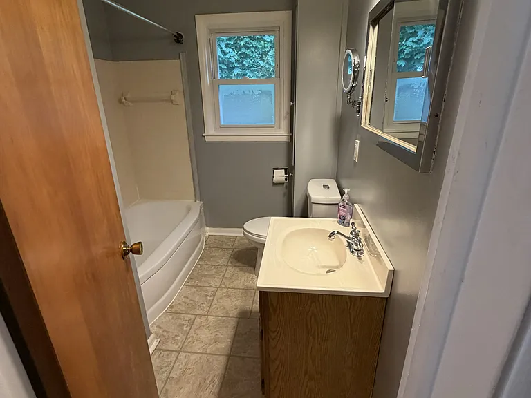 1339 Adams St — Photo 8