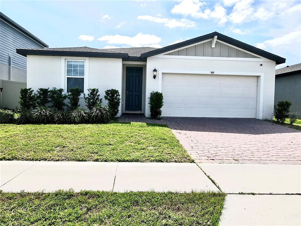 1st image of 909 Cambridge Dr