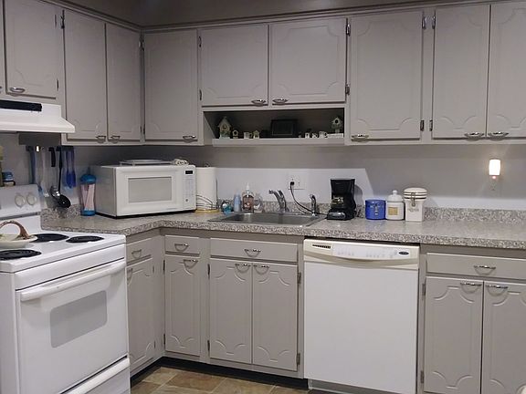 2nd image of 1060 Amboise Dr