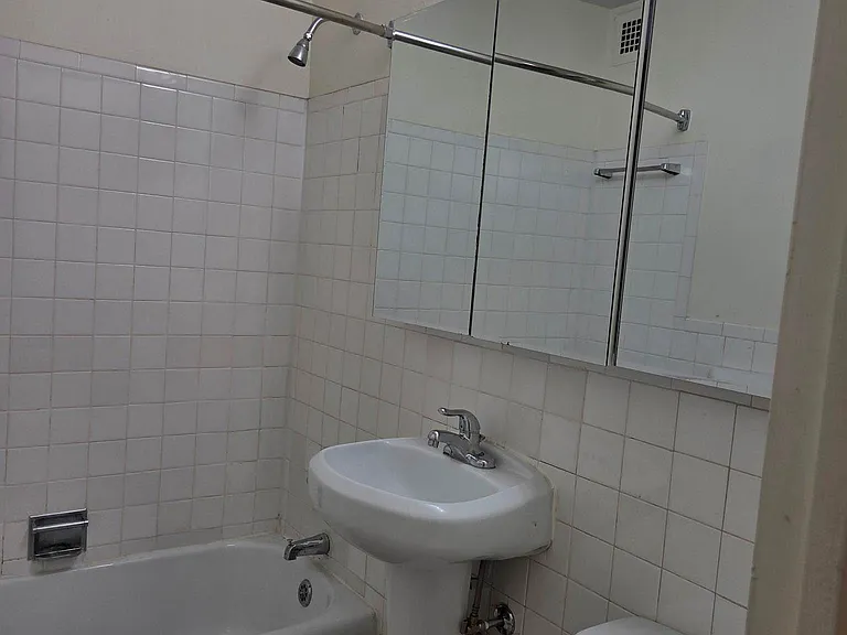 333 E 30th St #4E — Photo 5