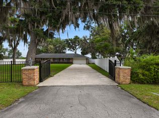 2043 Lakeshore Dr N, Fleming Island, FL 32003