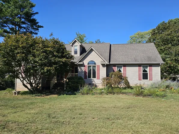 705 McKown St, Cowan, TN 37318