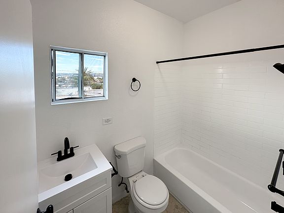 3rd image of 3956-3960 W 27th St #17450177