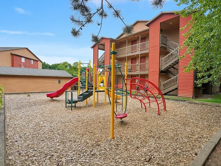 Alvista 23 Apartment Homes — Photo 12