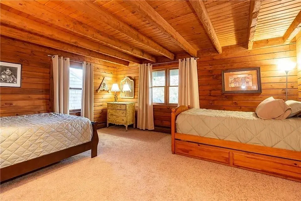 3 bed, 2.0 bath, 1700 sqft, $4,000 — Photo 4