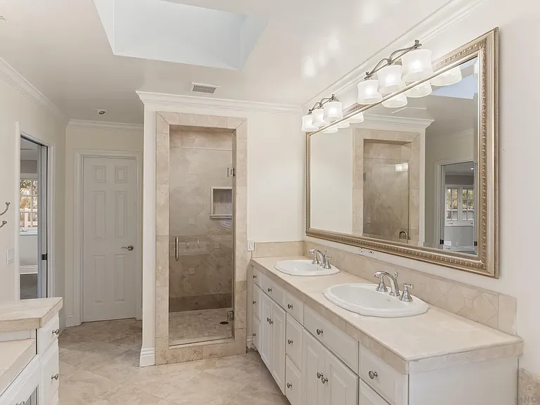 Primary Bath/Spa