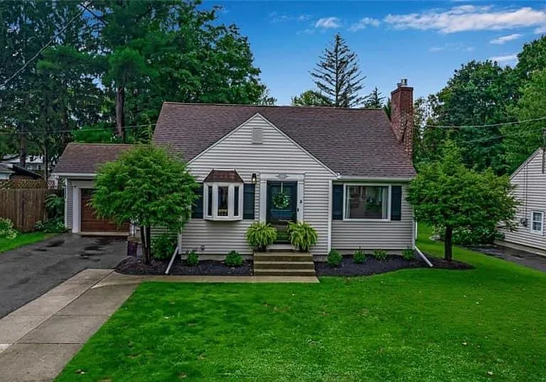 265 Perry St — Photo 1