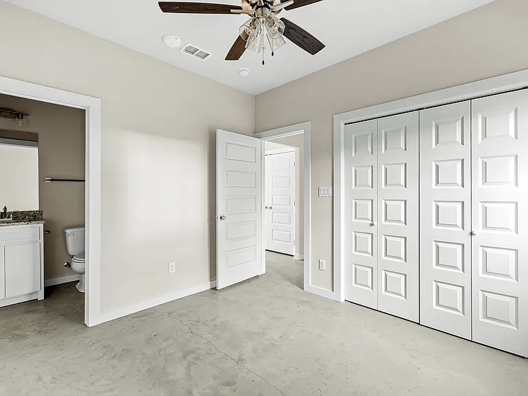 2290 W Tarleton St — Photo 28