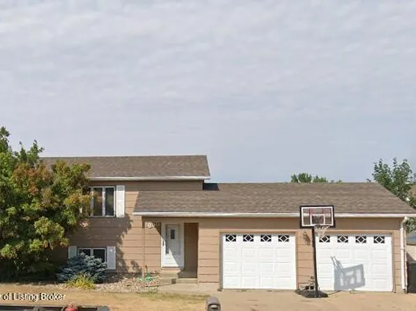 895 11th St E, Dickinson, ND 58601