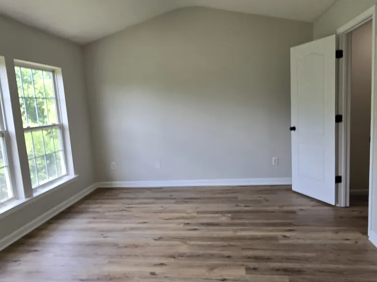 3902 Elizabeth Glen Way — Photo 9