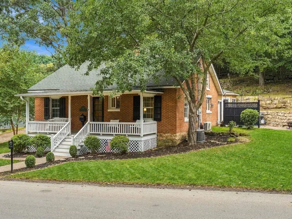 311 S Dodge St, Galena, IL 61036