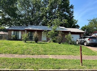 1404 NE 3rd St, Pryor, OK 74361