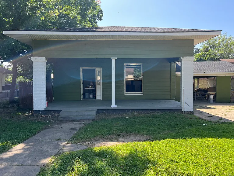 411 S McClure St — Photo 2