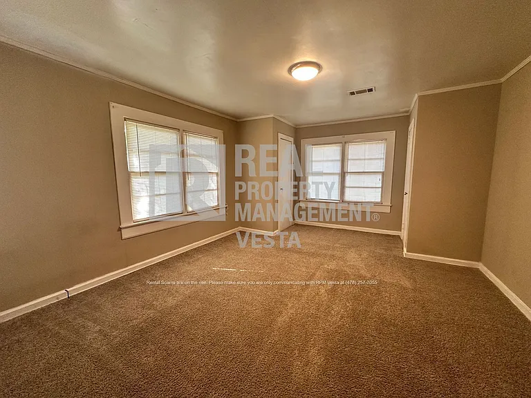3346 Shaw Dr — Photo 6