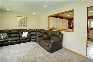 3rd image of 1910 Pleasant Dr