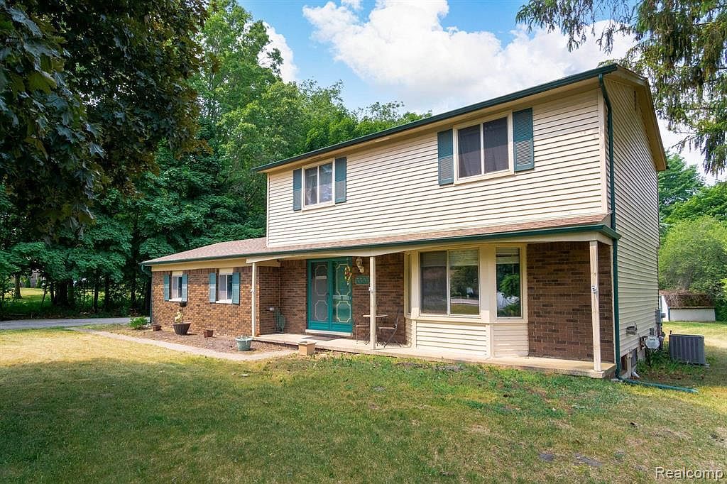 3305 Harvey Lake Rd, Highland, MI 48356 Zillow