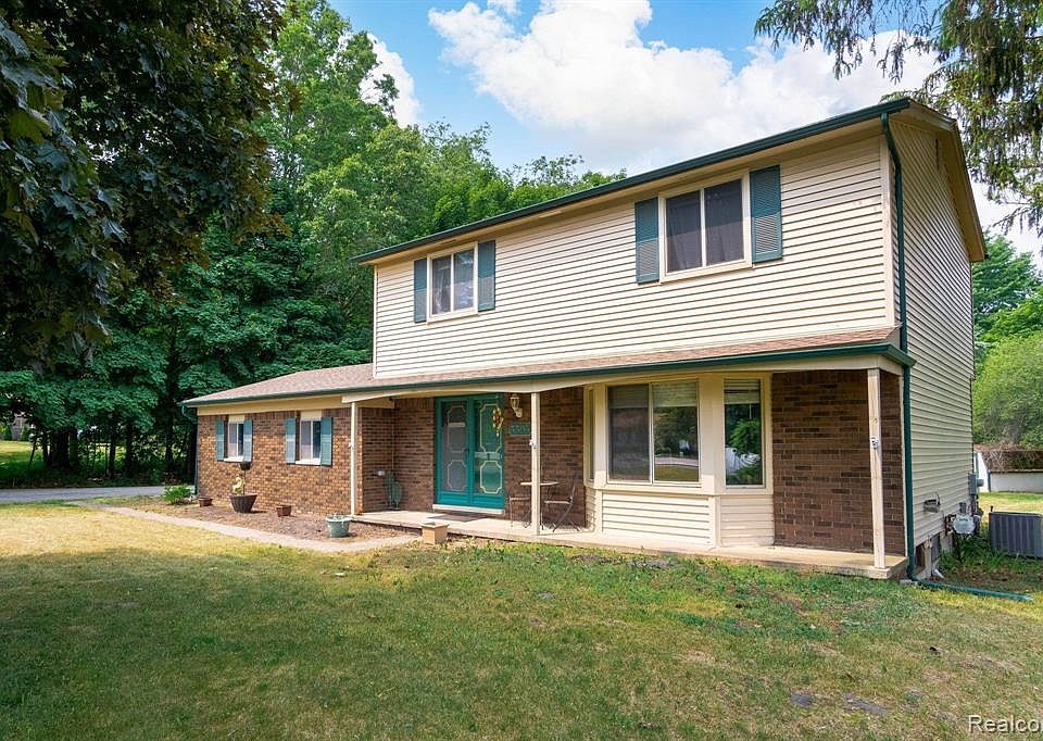 3305 Harvey Lake Rd, Highland, MI 48356 Zillow