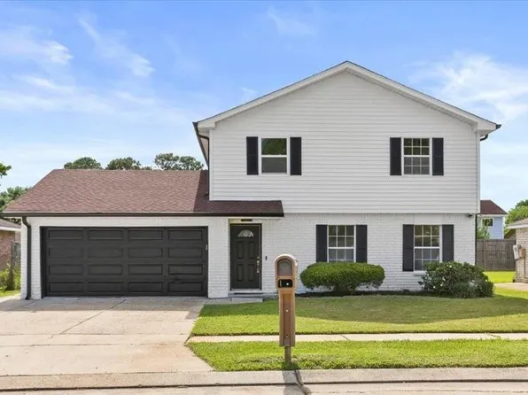 2460 Paige Janette Dr, Harvey, LA 70058