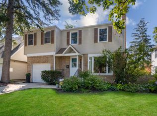 1015 Arthur St, Park Ridge, IL 60068