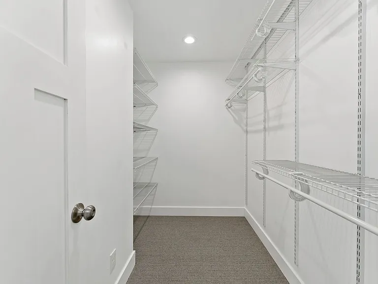 1841 Chessland St — Photo 24