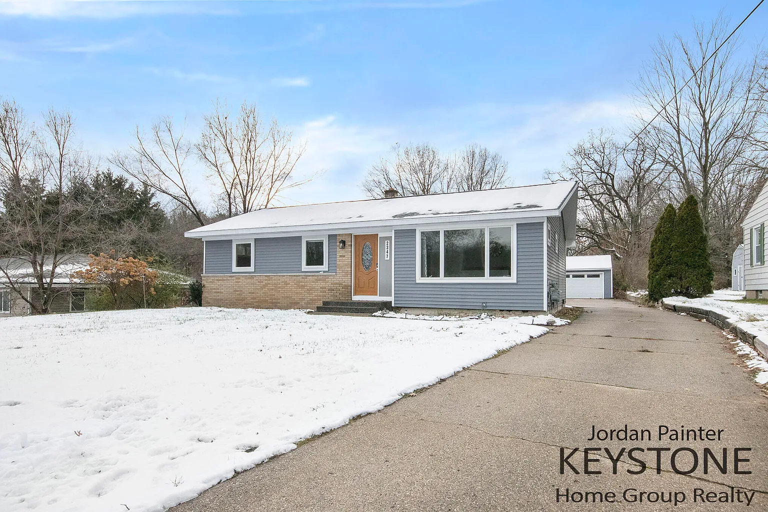 2347 Dunnigan Ave NE photo 1