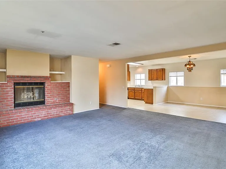 15544 Esther St — Photo 6