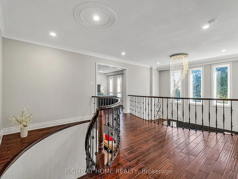 373 Firglen Rdg — Photo 16
