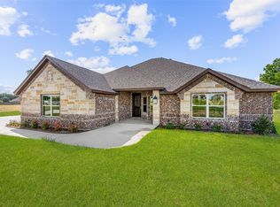 510 Walking Horse Dr, Stephenville, TX 76401