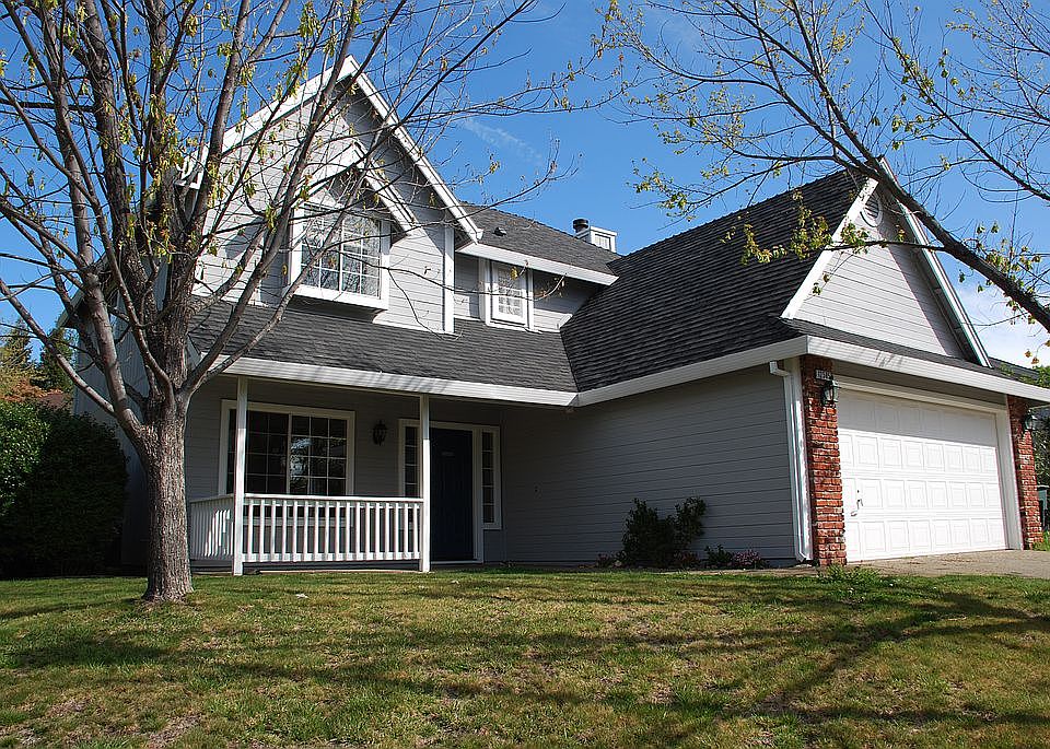 Very cute curb appeal