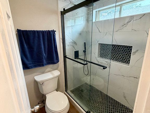 4th image of 1213 Troy Ln