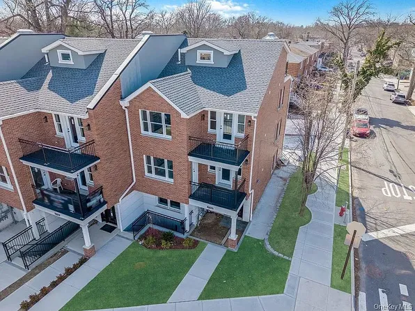 37-02 Francis Lewis Blvd, Bayside, NY 11361