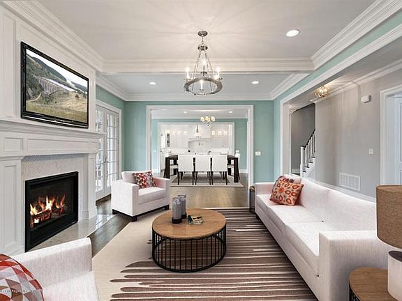 5th image of 7 Bingham Hill Cir