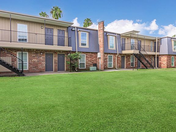 5th image of 3400 Garden Oaks Dr #1907