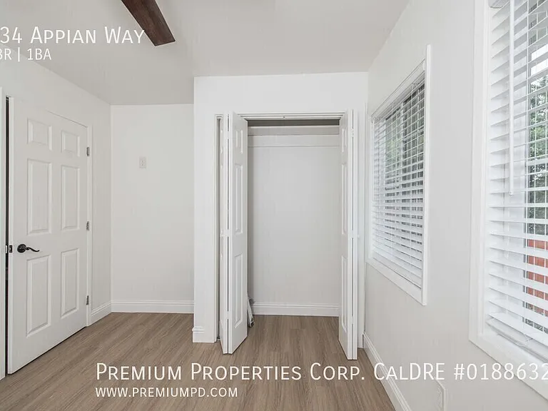 934 Appian Way — Photo 11